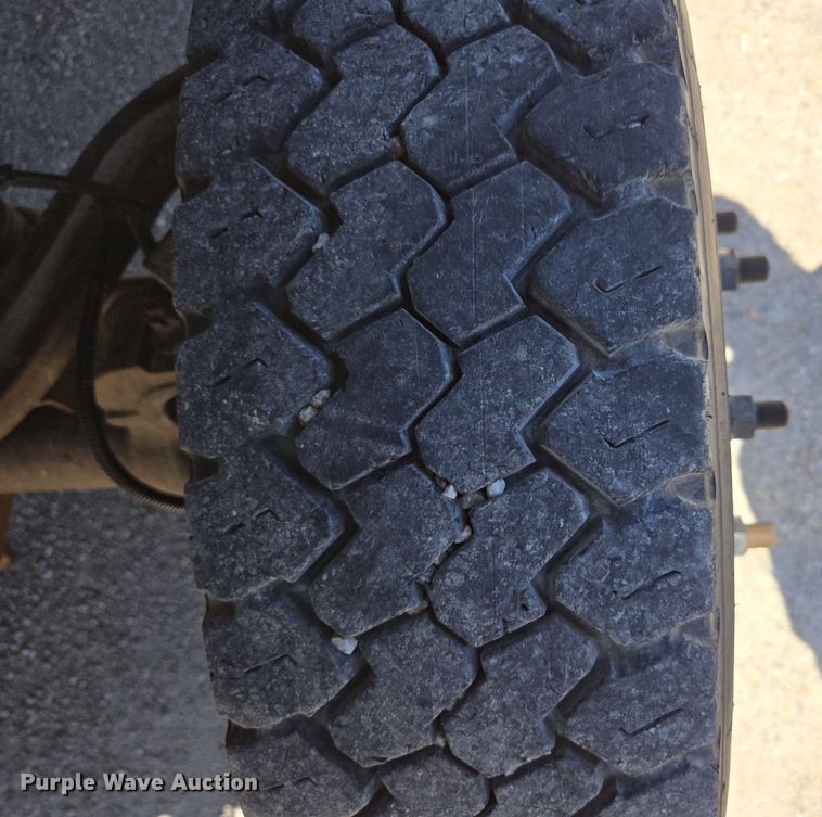 image for item DP6319 2005 Chevrolet C5500 dump flatbed truck