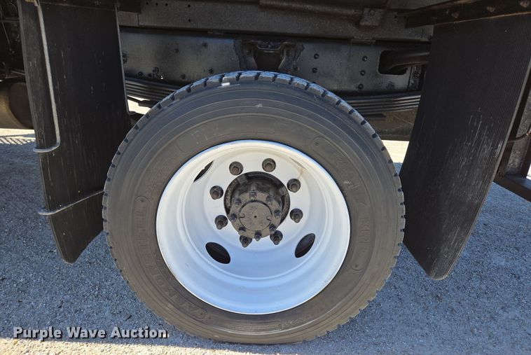 image for item DP6319 2005 Chevrolet C5500 dump flatbed truck