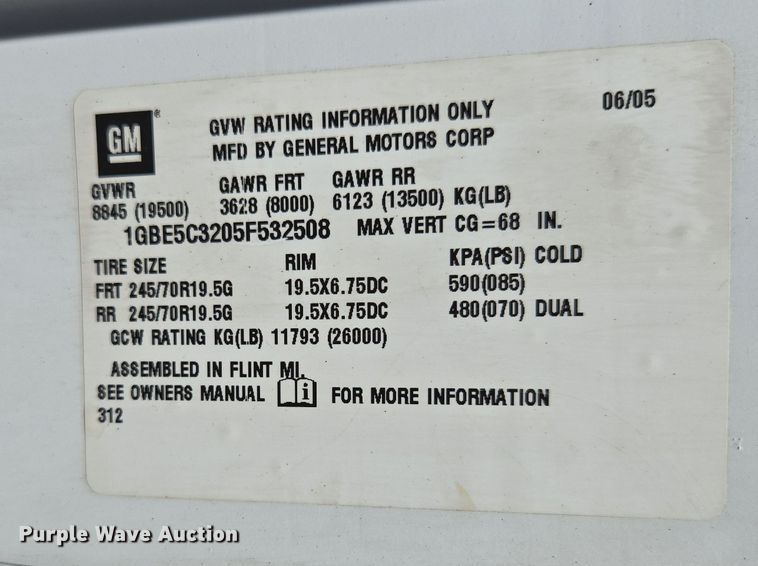 image for item DP6319 2005 Chevrolet C5500 dump flatbed truck