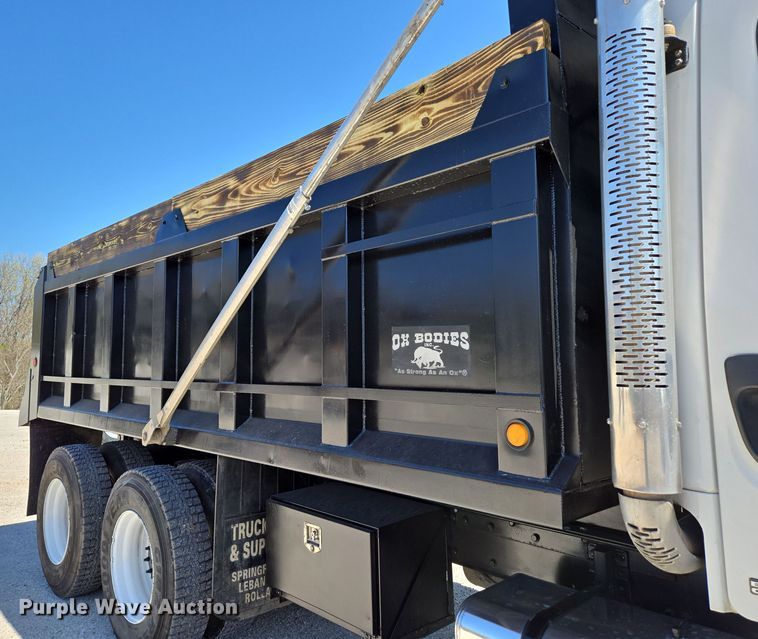 image for item DP6320 2006 Freightliner Business Class M2 dump truck