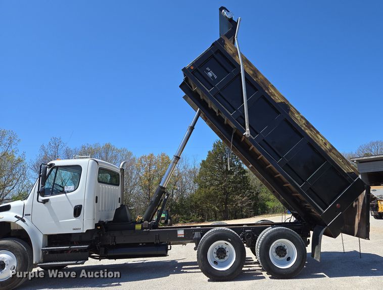 image for item DP6320 2006 Freightliner Business Class M2 dump truck