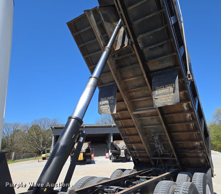 image for item DP6320 2006 Freightliner Business Class M2 dump truck