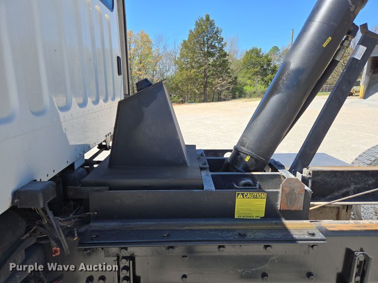 image for item DP6320 2006 Freightliner Business Class M2 dump truck