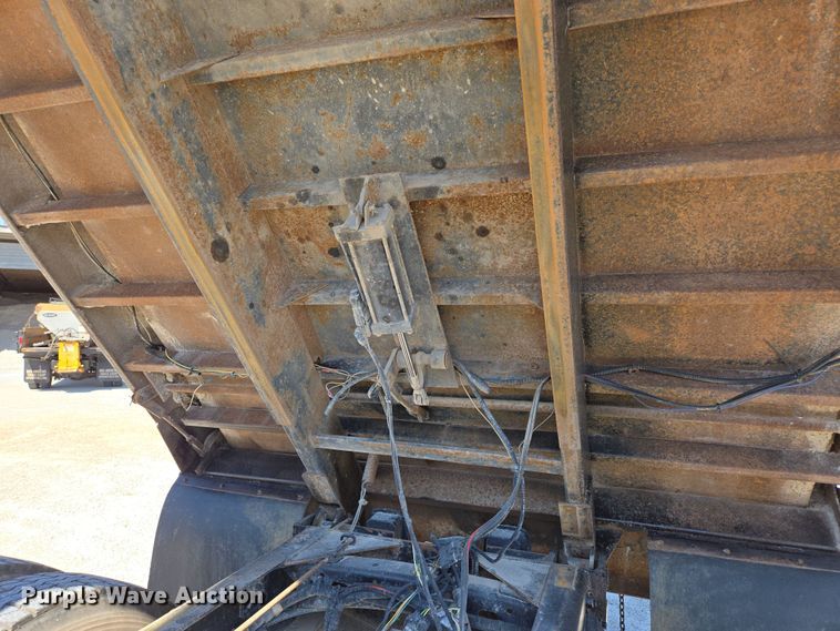 image for item DP6320 2006 Freightliner Business Class M2 dump truck