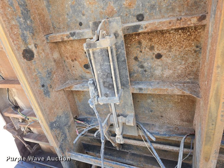 image for item DP6320 2006 Freightliner Business Class M2 dump truck