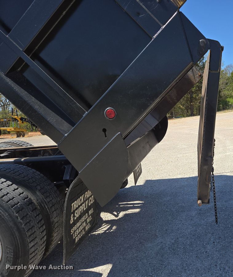 image for item DP6320 2006 Freightliner Business Class M2 dump truck