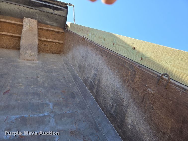 image for item DP6320 2006 Freightliner Business Class M2 dump truck