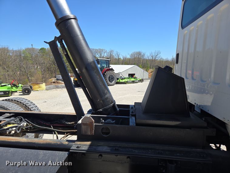 image for item DP6320 2006 Freightliner Business Class M2 dump truck