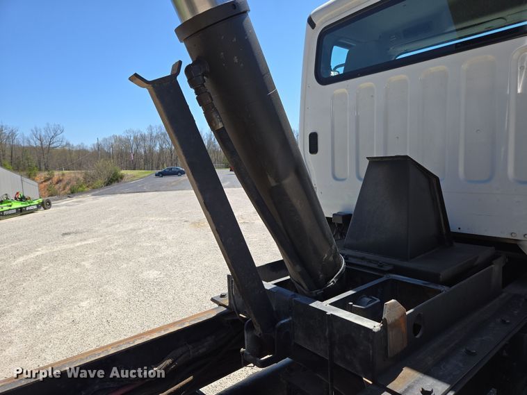 image for item DP6320 2006 Freightliner Business Class M2 dump truck