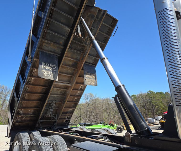 image for item DP6320 2006 Freightliner Business Class M2 dump truck