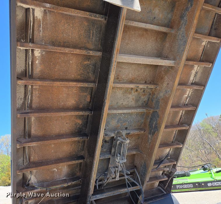 image for item DP6320 2006 Freightliner Business Class M2 dump truck