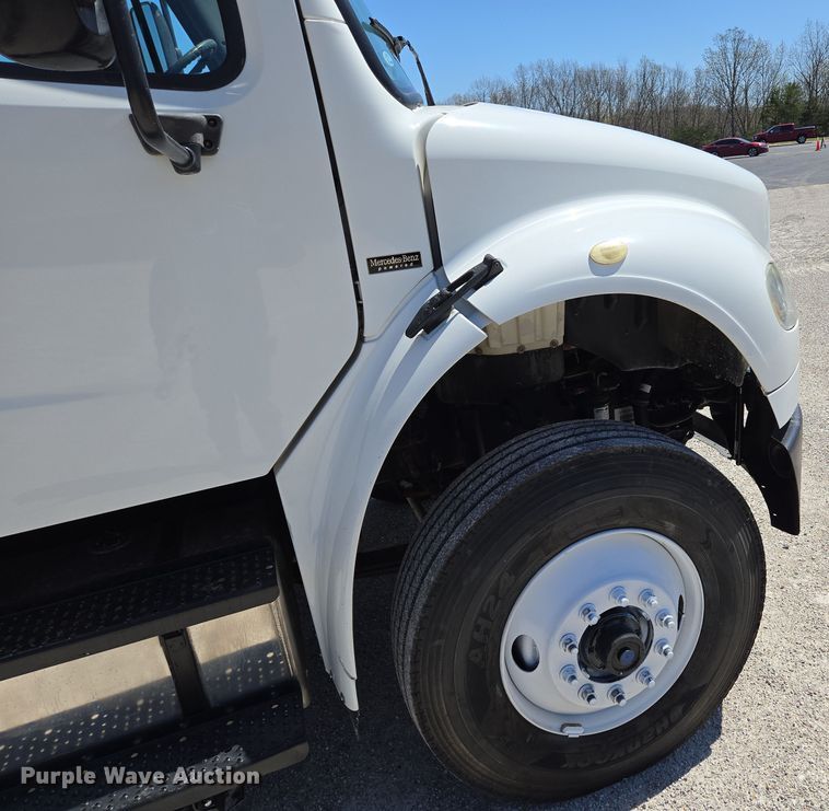 image for item DP6320 2006 Freightliner Business Class M2 dump truck