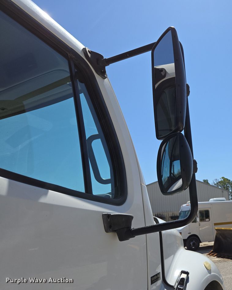 image for item DP6320 2006 Freightliner Business Class M2 dump truck