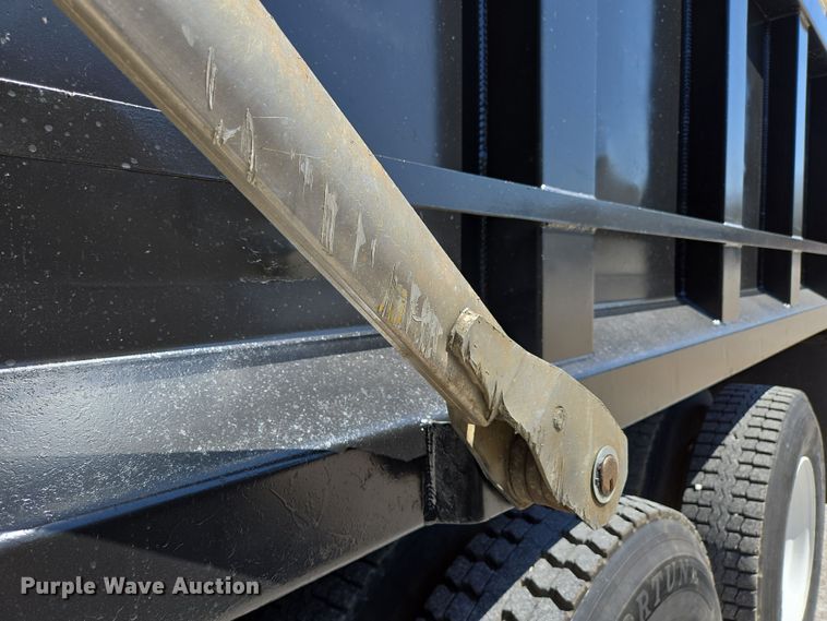 image for item DP6320 2006 Freightliner Business Class M2 dump truck