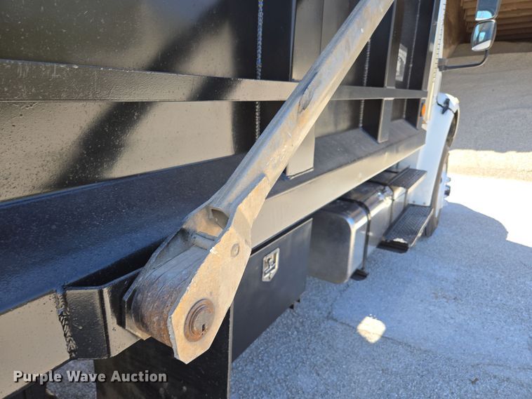 image for item DP6320 2006 Freightliner Business Class M2 dump truck