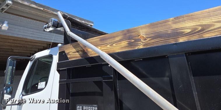 image for item DP6320 2006 Freightliner Business Class M2 dump truck