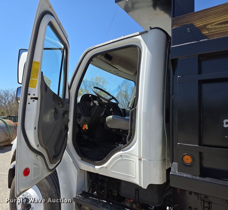 image for item DP6320 2006 Freightliner Business Class M2 dump truck