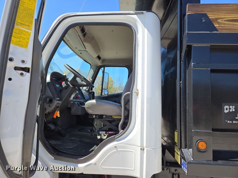 image for item DP6320 2006 Freightliner Business Class M2 dump truck