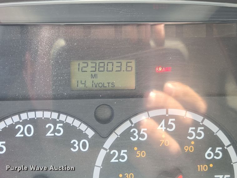 image for item DP6320 2006 Freightliner Business Class M2 dump truck