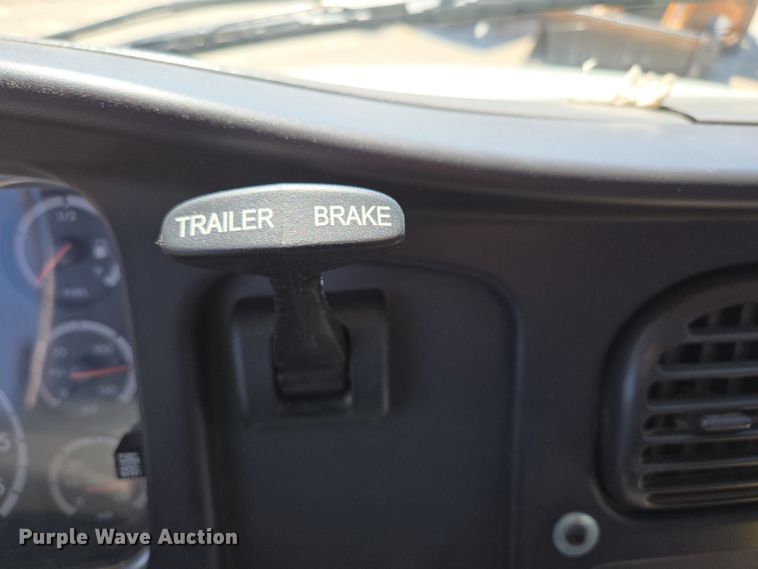 image for item DP6320 2006 Freightliner Business Class M2 dump truck