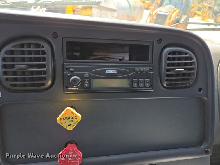 image for item DP6320 2006 Freightliner Business Class M2 dump truck