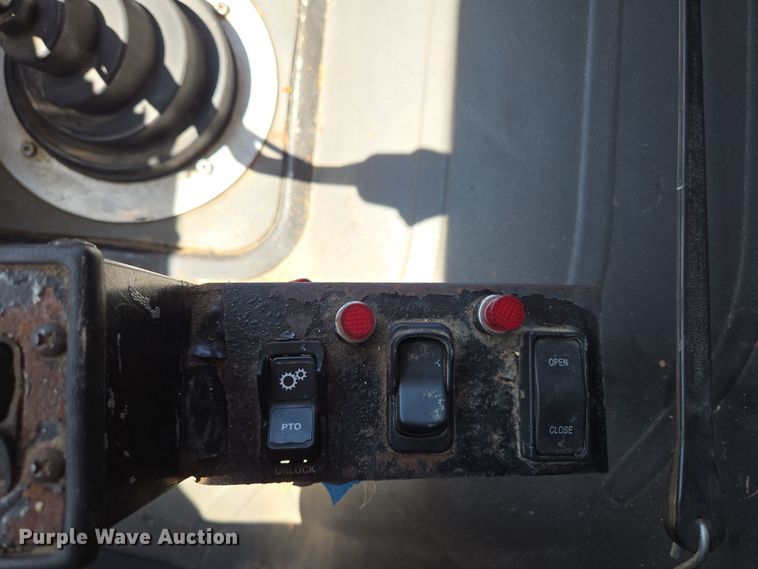 image for item DP6320 2006 Freightliner Business Class M2 dump truck