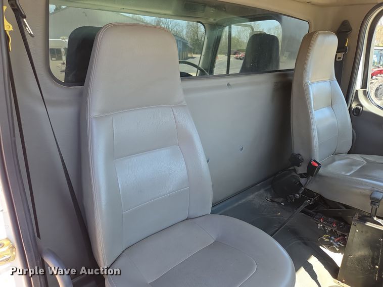 image for item DP6320 2006 Freightliner Business Class M2 dump truck