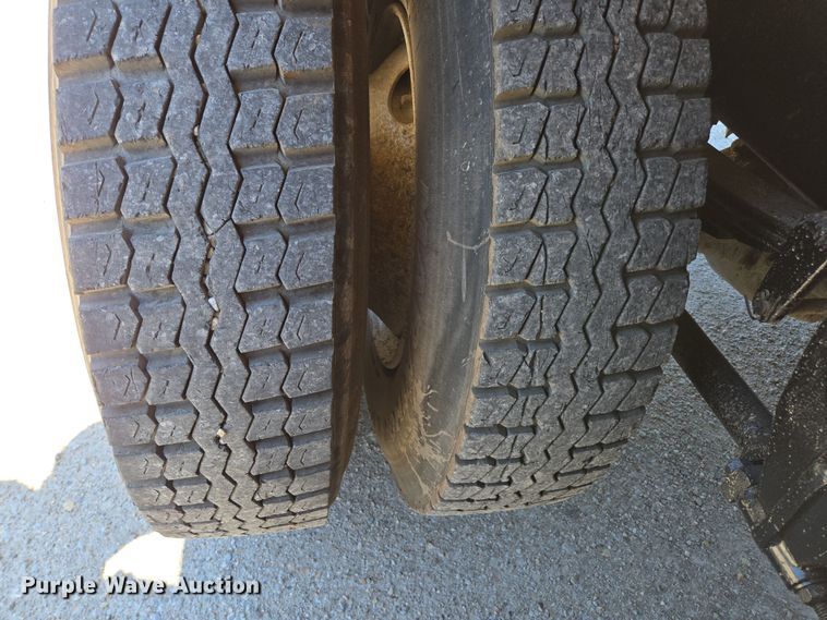 image for item DP6320 2006 Freightliner Business Class M2 dump truck