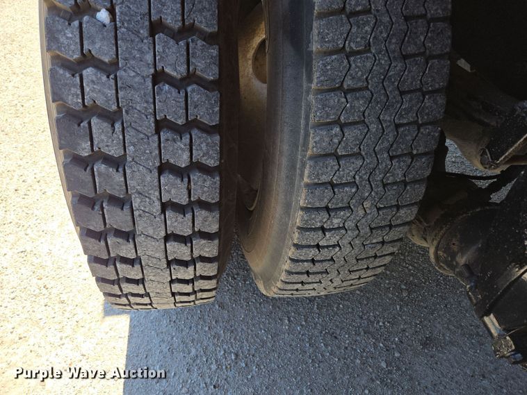 image for item DP6320 2006 Freightliner Business Class M2 dump truck