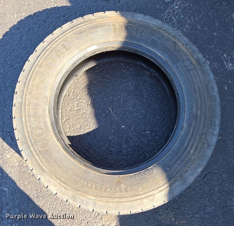 image for item DP6323  (7) 225/70R19.5 tires