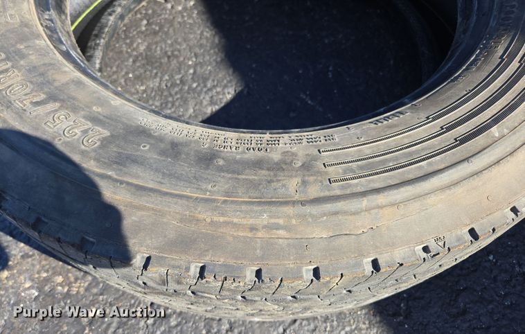 image for item DP6323  (7) 225/70R19.5 tires
