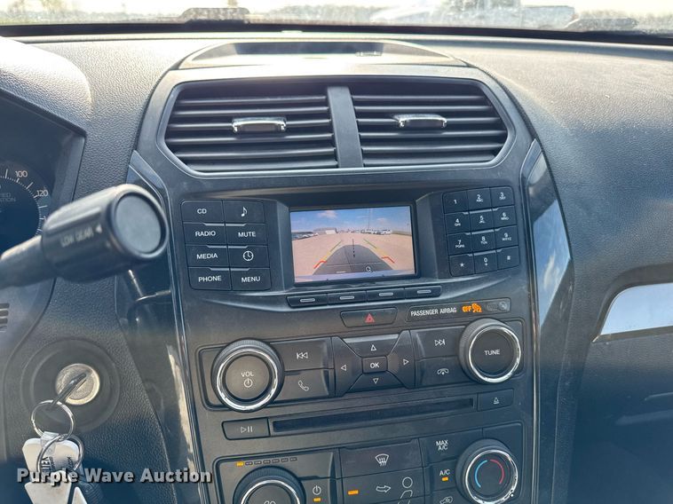 image for item DT0689 2017 Ford Explorer Police Interceptor SUV