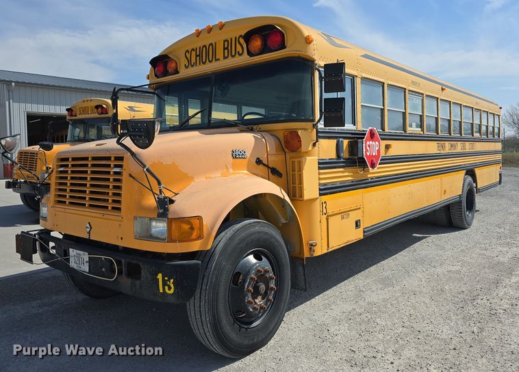 image for item DT6787 2001 Blue Bird 3800 school bus