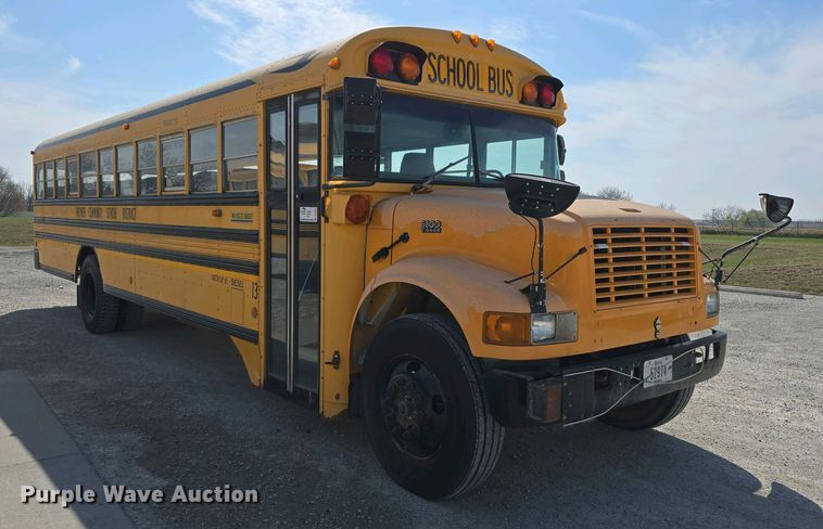 image for item DT6787 2001 Blue Bird 3800 school bus