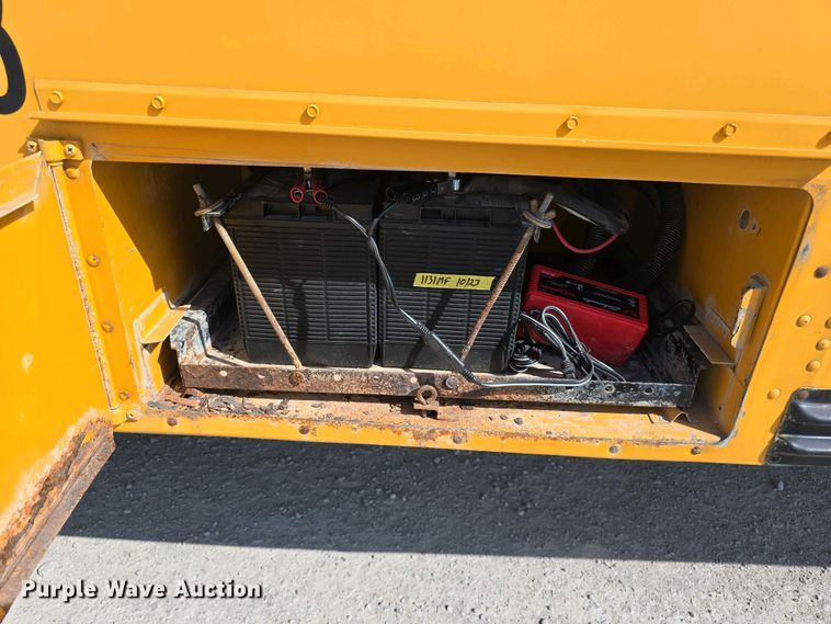 image for item DT6787 2001 Blue Bird 3800 school bus