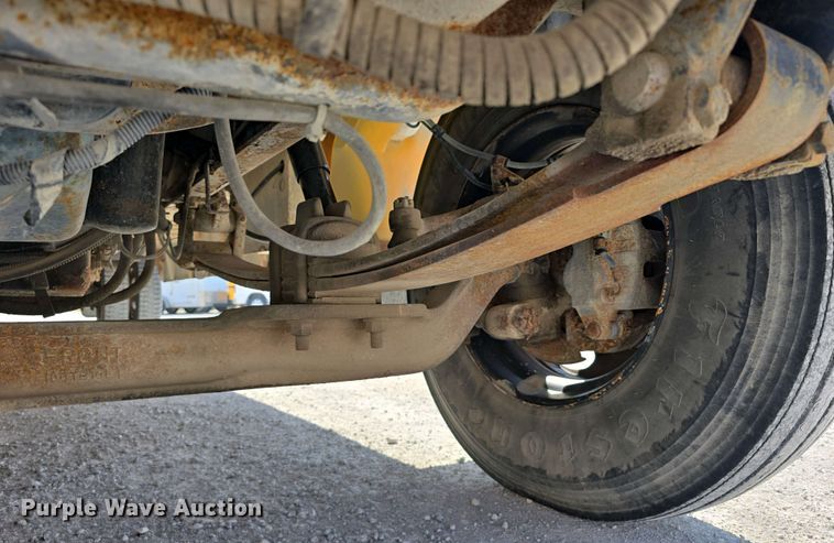 image for item DT6787 2001 Blue Bird 3800 school bus