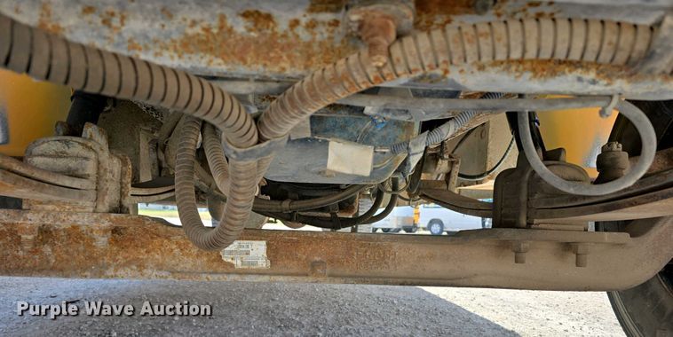 image for item DT6787 2001 Blue Bird 3800 school bus