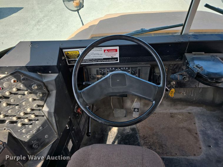 image for item DT6787 2001 Blue Bird 3800 school bus