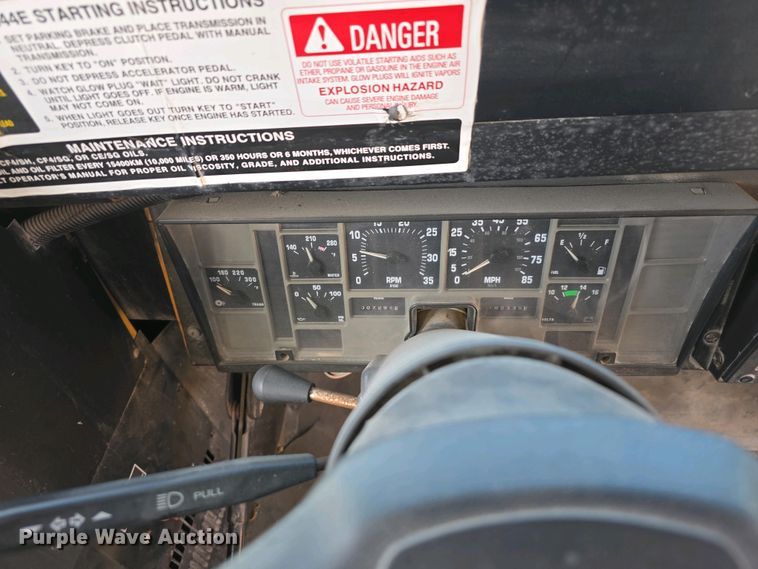 image for item DT6787 2001 Blue Bird 3800 school bus