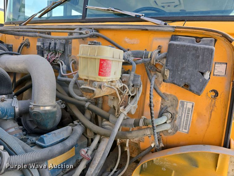 image for item DT6787 2001 Blue Bird 3800 school bus