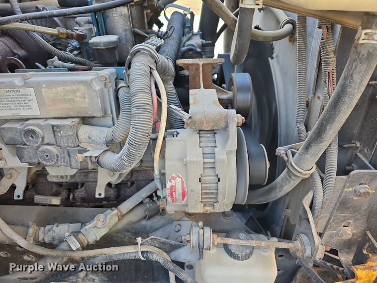 image for item DT6787 2001 Blue Bird 3800 school bus