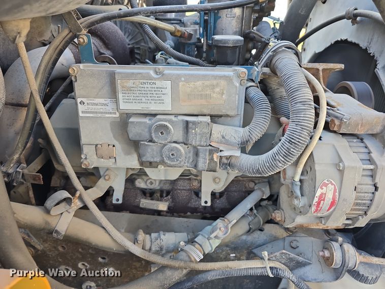 image for item DT6787 2001 Blue Bird 3800 school bus