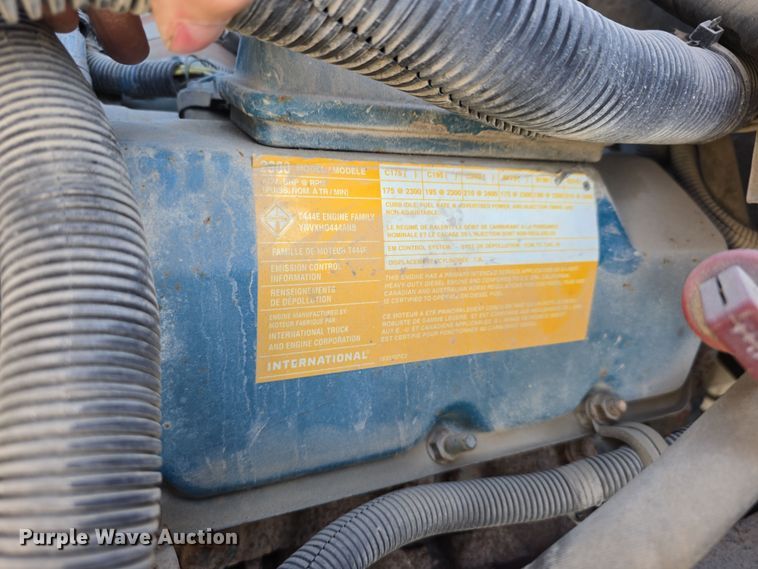 image for item DT6787 2001 Blue Bird 3800 school bus