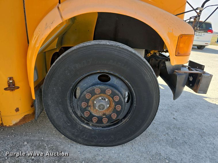 image for item DT6787 2001 Blue Bird 3800 school bus