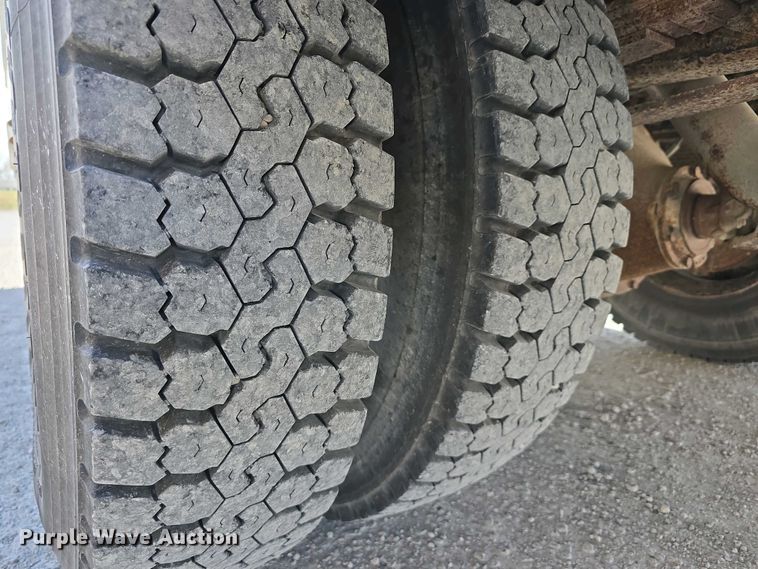 image for item DT6787 2001 Blue Bird 3800 school bus