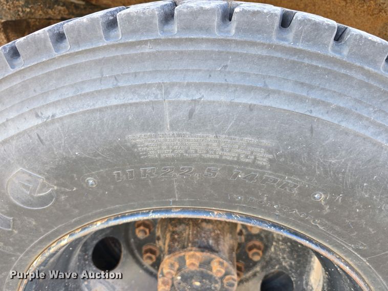 image for item DT6787 2001 Blue Bird 3800 school bus