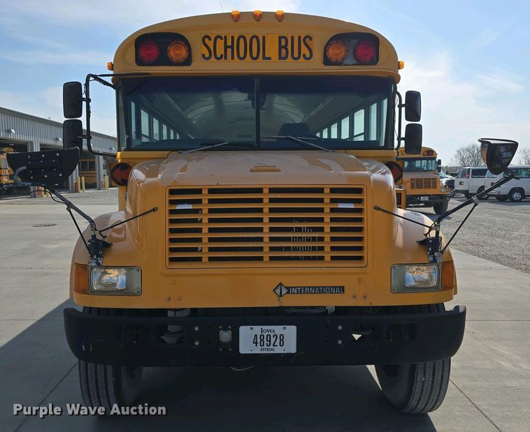 image for item DT6791 1999 International 3800 school bus