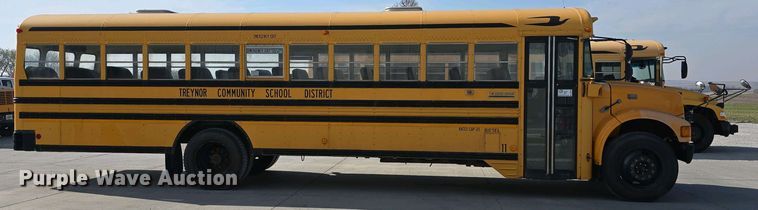 image for item DT6791 1999 International 3800 school bus
