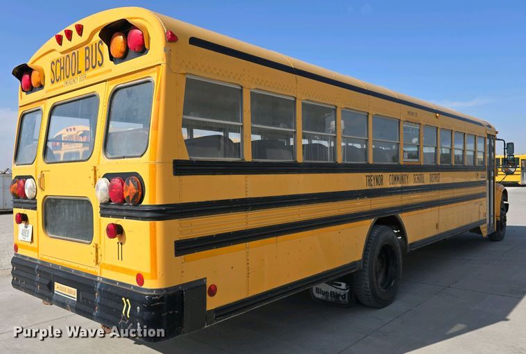 image for item DT6791 1999 International 3800 school bus