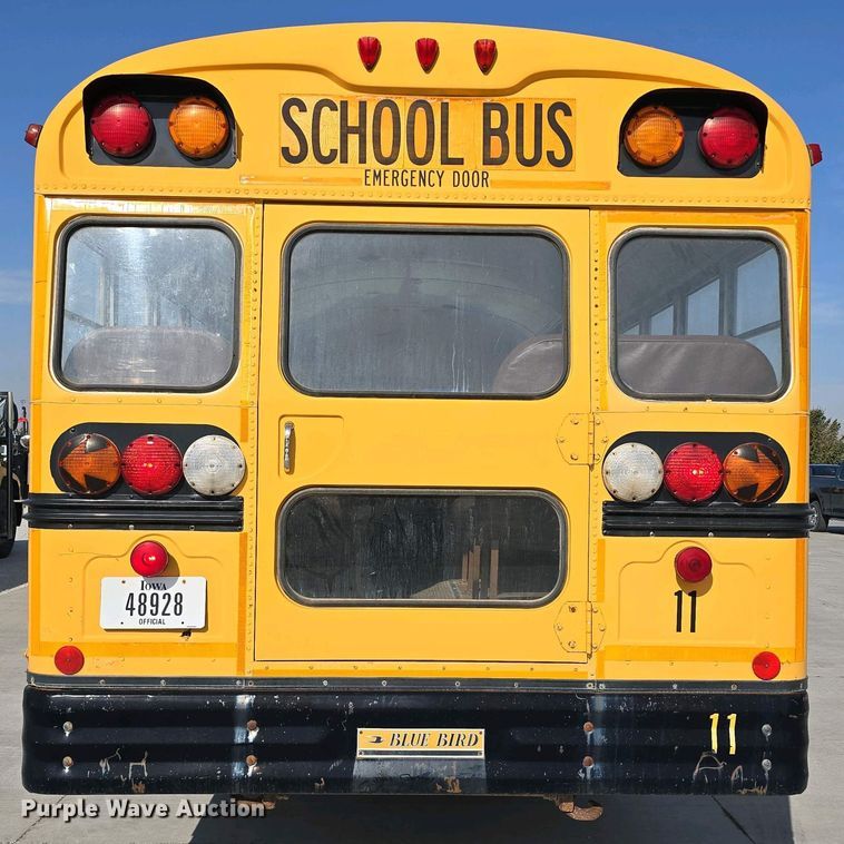 image for item DT6791 1999 International 3800 school bus